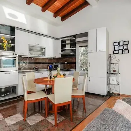 Apartman Kiara-sunny And Vacant Near The Center