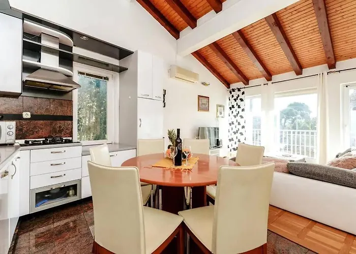 Apartman Kiara-sunny And Vacant Near The Center Zára